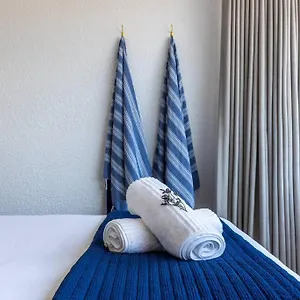Greenpoint Emerald Apartment
